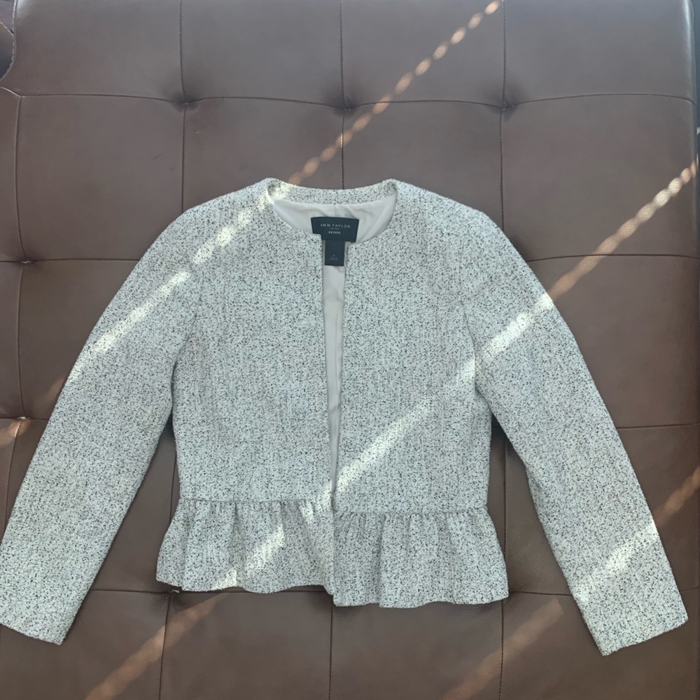 ANN TAYLOR FACTORY Ruffle Crop Lady Jacket. Size 4 Petite